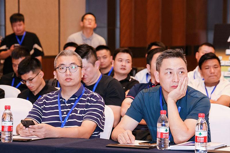 战略动态|红杏APP下载安装污瓷砖亮相中国地产供应链对接大会,收获满满！
